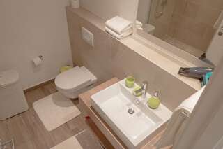 Апартаменты Apartments SLAVA Радовичи Апартаменты с 1 спальней-3